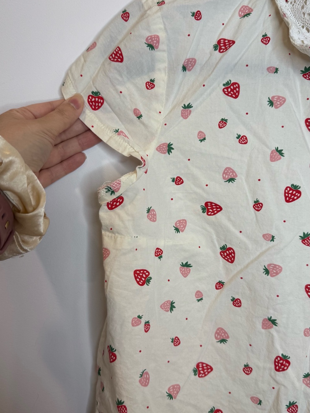 Meemoza White Strawberry novelty Print Button Top Lace Collar organic cotton M - Picture 4 of 7